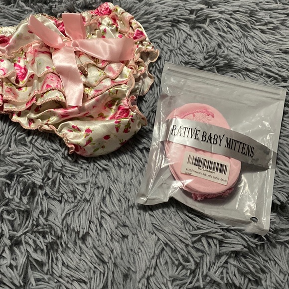 Other - Set of 6 pairs of baby mitts with silky fabric bloomers 9/12mos